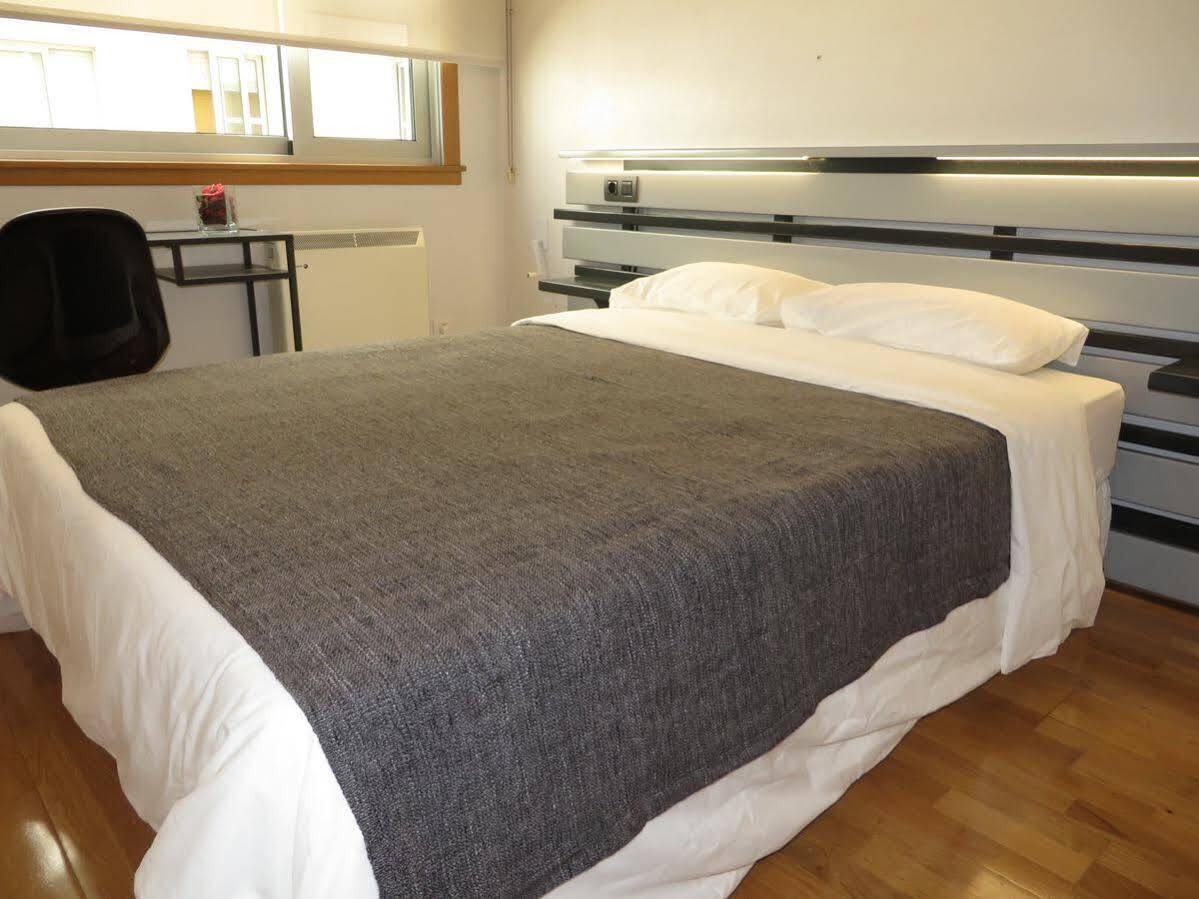 Hotel Ofi A Coruña Buitenkant foto
