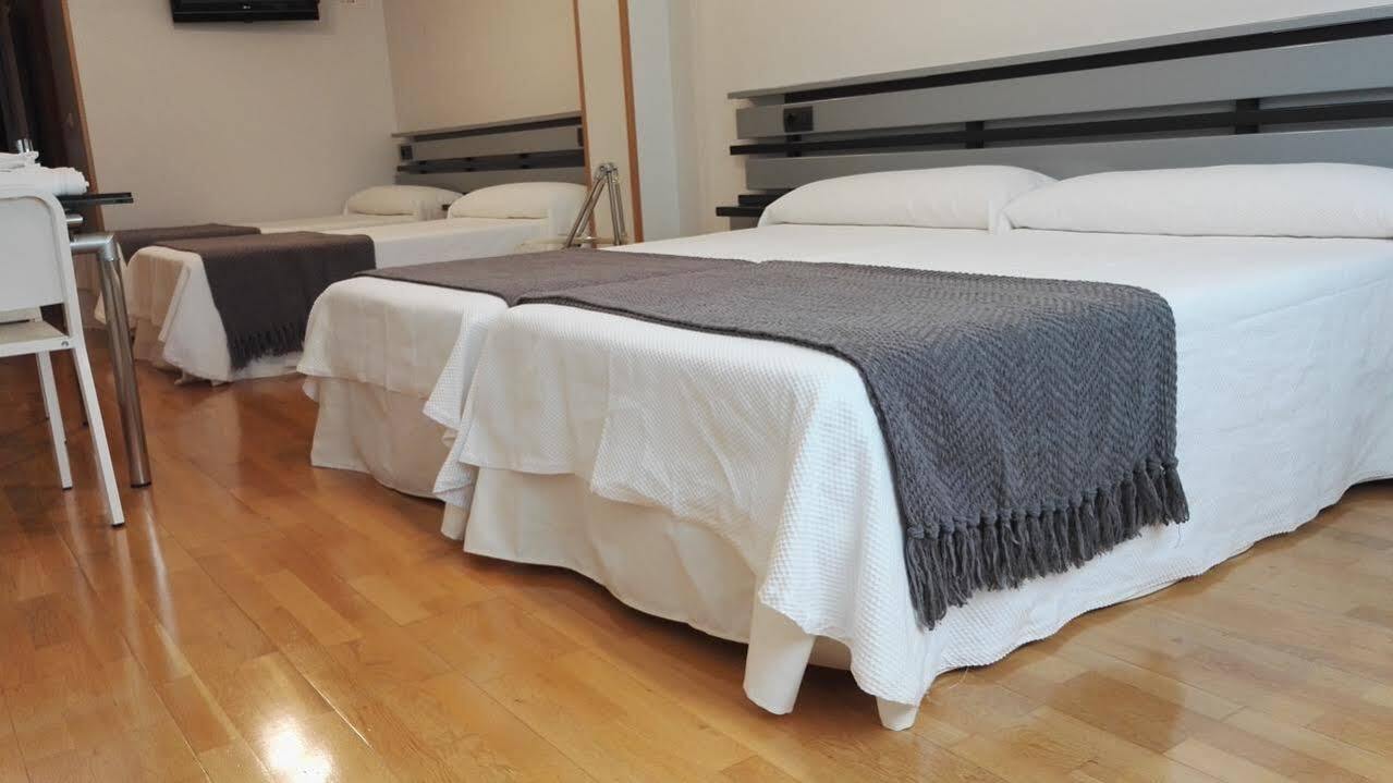 Hotel Ofi A Coruña Buitenkant foto